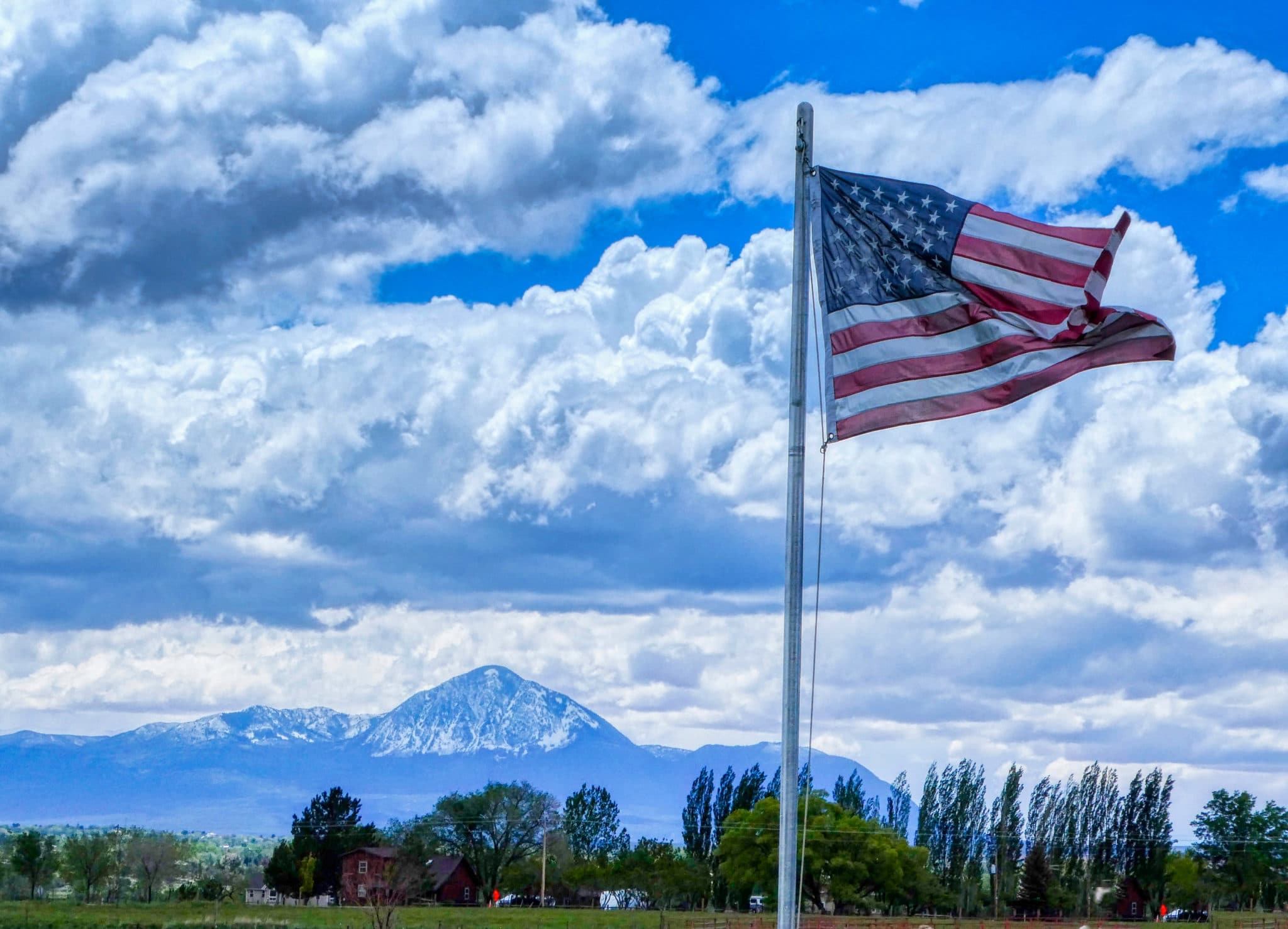 Memorial Day Salute To Our Heroes In Song – Easin' Along